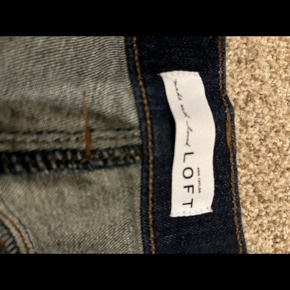 Loft Womens Jeans shorts. Size: 27/4. Excellent condition. Dark rinse. - Picture 4 of 4